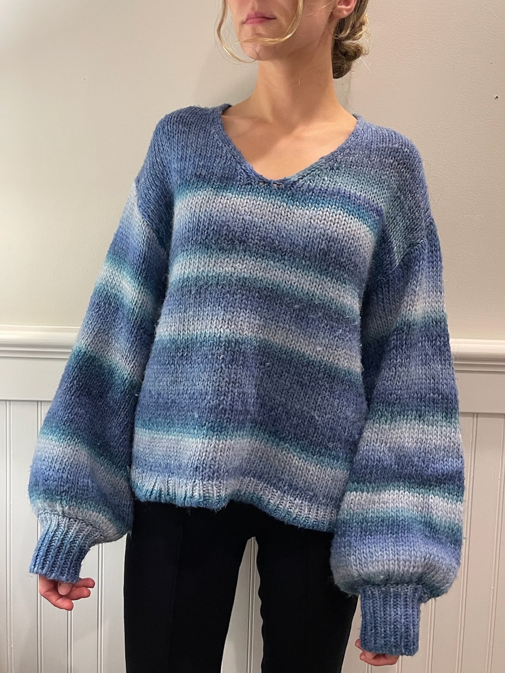 Halogen Blue Gradient V-Neck Women's Knit Sweater